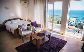Apartments Hollaj